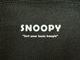 フロントの「SNOOPY」ロゴの下には、“Just your basic beagle”の文字のプリント入り。直訳すると「ごく普通のビーグルだよ」という意味ですが、実際のスヌーピーはまったく“普通”ではないところがまた魅力。あえてこう書かれているのが、なんともスヌーピーらしくてかわいい！