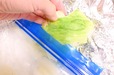 【野菜・肉の便利な冷凍保存術／レタス】冷凍したレタスはパリパリになっていますが、レタス同士でくっついているということはないです！