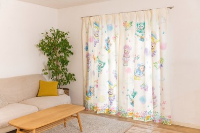 【新品】ダッフィー＆フレンズ　ビューティフルレイニーデイズ　カーテン ダッフィー＆フレンズ ビューティフル・レイニーデイズ カーテン