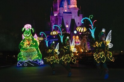 東京ディズニーランド】「夜パレード」が歓喜の復活！“アナ&エルサ”に