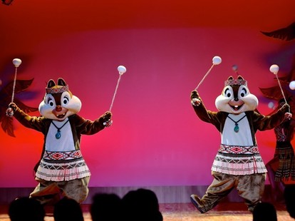 ミッキーのイケメンダンスは 蚊 の踊り 新ショー ミッキーのレインボー ルアウ ポリネシア文化をガチ解説 3 3 ディズニー特集 ウレぴあ総研