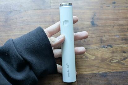 美顔器　キュイ　むくみ取り メディキューブの美顔器、ミニのほうを買って大正解！むくみが怖く
