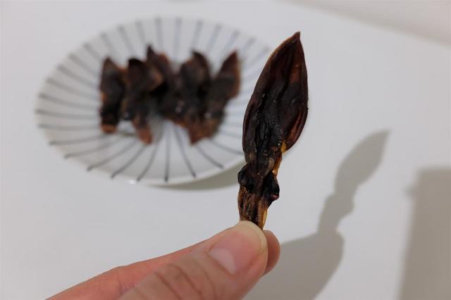 かわいい親指サイズのほたるいか