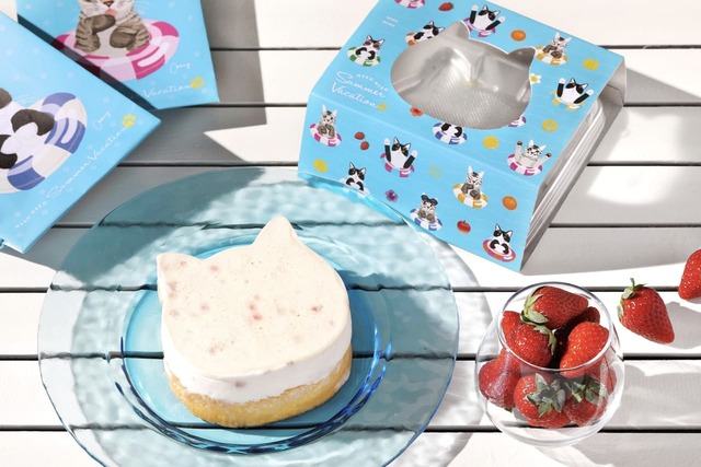 【ねこねこ いちごのサマーチーズケーキ】夏らしい涼やかなビジュアルの「ねこねこ」チーズケーキ 1台2,000円(税込み)