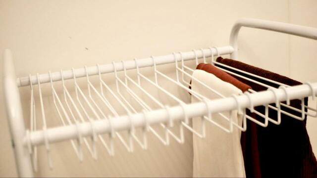 【収納力抜群ズボンハンガー】サイズは幅43×高70×奥行55cm