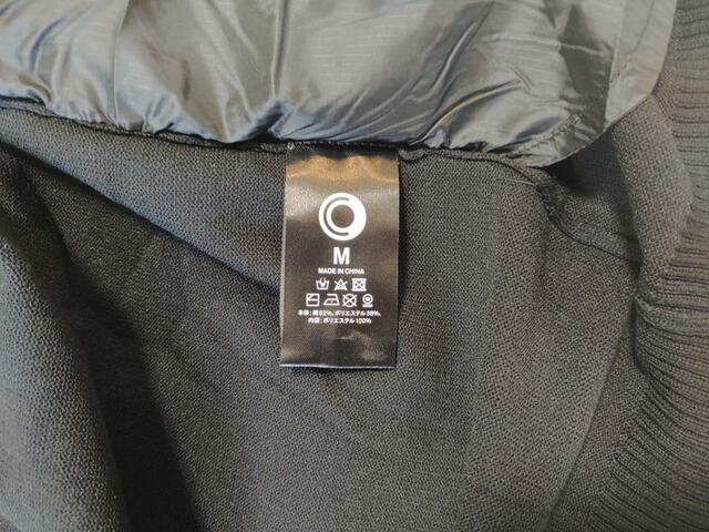 裏側に洗濯表記について記載あり