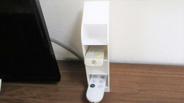 【セリア タワーペンスタンド】見失いがちなストリーミングデバイスのリモコンもここ
