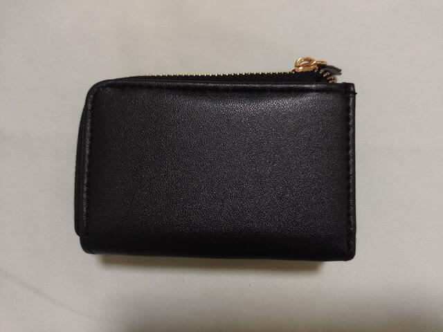 裏面には、小銭ケースあり『otona MUSE（オトナミューズ）』12月号の付録は「Deuxieme Classe (ドゥーズィエム クラス) のミニ財布」