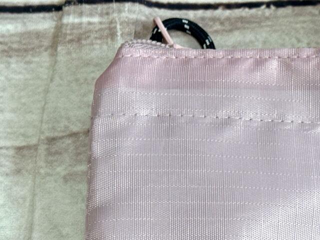 素材はポリエステル。丈夫なリップトップ素材です