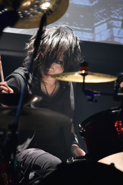 THE BLACK SWAN 煉/撮影・スズキメグミ