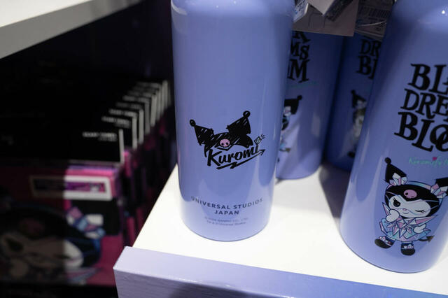 ステンレスボトル 3,400円｜ユニバーサル・スタジオ・ジャパン「クロミ・ライブ ～世界クロミ化ツアー クリスタル・クリア～」グッズ