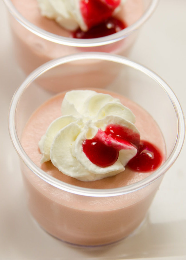 クリスタルパレス・レストラン「ストロベリームース」 ©Disney