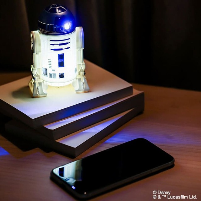 【STAR WARS R2-D2 お部屋ライト BOOK】コードレスなので好きな場所で使えます