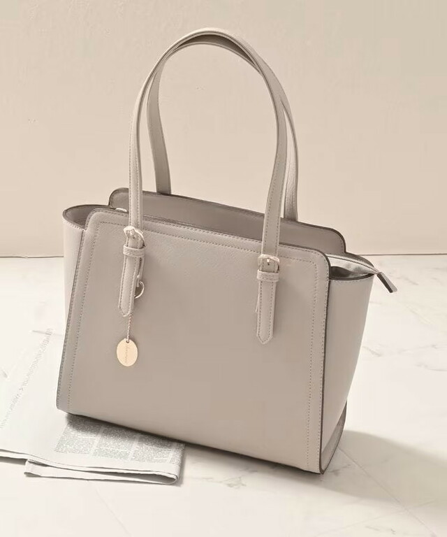 「ベルトハンドルA4トート」3,680円（税込）