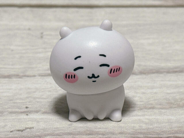 2個目のちいかわはにっこりスマイル。まるで菩薩のようなやわらかな微笑みに癒されます…！