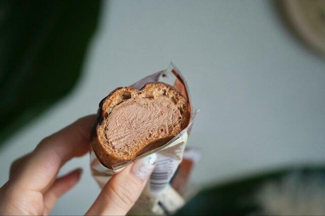 【シャトレーゼ　糖質カットおためしセット】驚くほどぎっしりと詰まったチョコクリーム