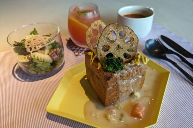 【OMO5熊本】朝食の「ホワイトシチューのキューブトースト れんこんマスタード」