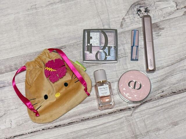 嵩張るボトルやミニサイズのヘアアイロンなども収納可能！