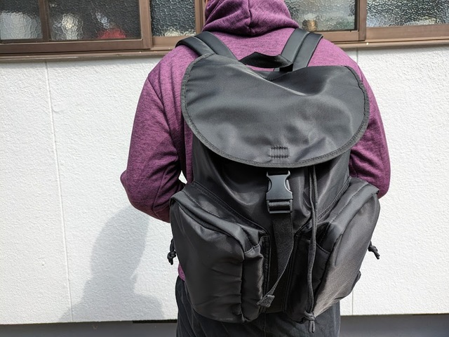 【GU ナイロンツイルバックパック+E】男女問わず使えるデザイン