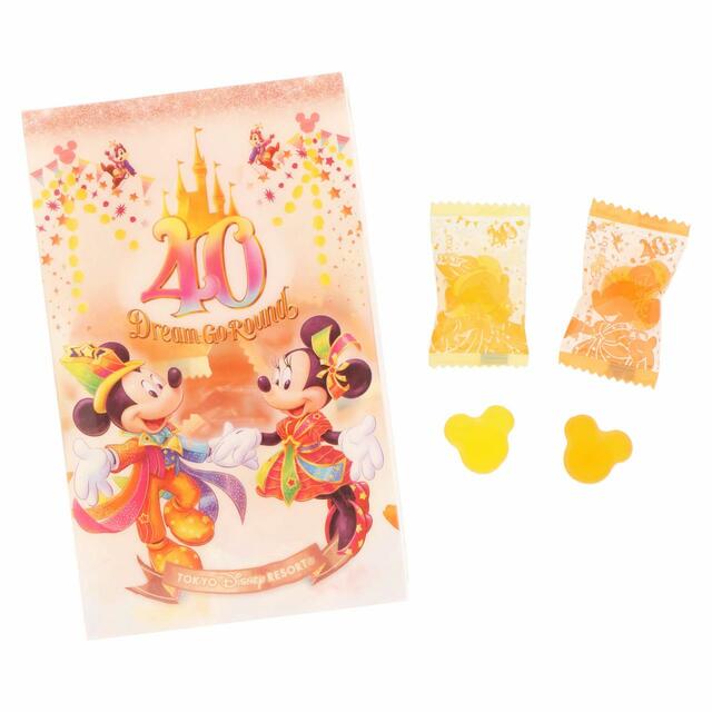 グミ 800円｜内容量：32個〔レモン味（オレンジ色袋）16個、マンゴー味（赤色袋）16個〕｜東京ディズニーリゾート40周年“ドリームゴーラウンド”スペシャルグッズ｜発売日：2023年4月10日（月）｜販売店舗：東京ディズニーランド「グランドエンポーリアム」、東京ディズニーシー「ヴァレンティナーズ･スウィート」