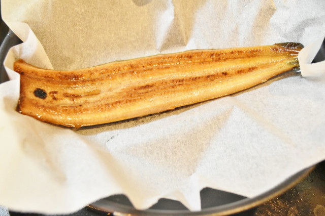 しっかり焼くとパリッとして美味しい。