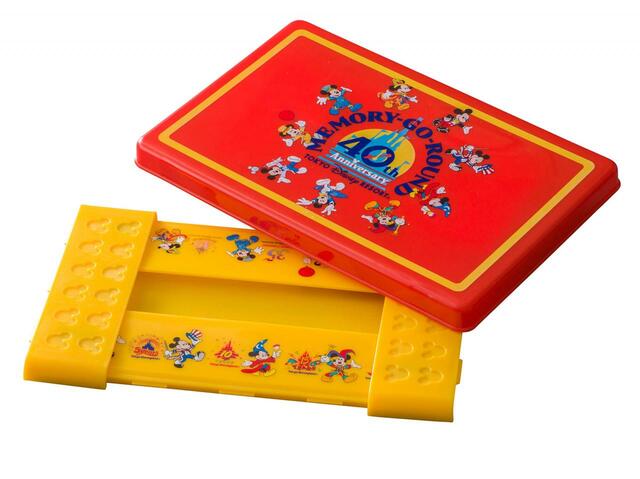 スーベニアランチボックス 対象メニューにプラス1,200円｜東京ディズニーリゾート40周年“ドリームゴーラウンド”「MEMORY-GO-ROUND」スーベニア付きメニュー｜発売日：2023年6月13日（月）