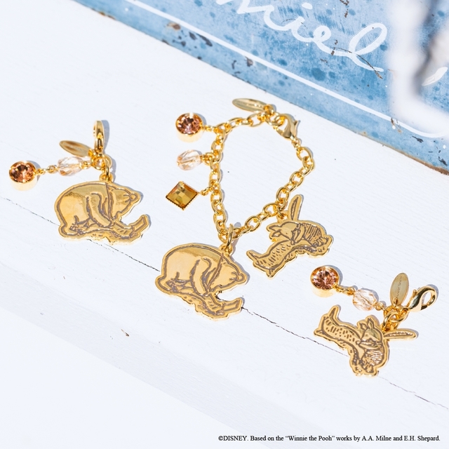 【Samantha Thavasa】バッグチャーム ￥6,050、ファスナーチャーム ￥3,850