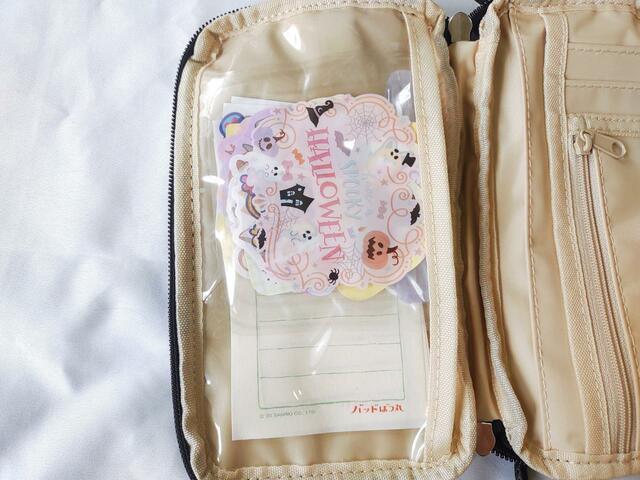 小物、シール入れとしても使える【MonoMax】10月号付録「アーバンリサーチ ドアーズのお財布機能付きスマホショルダーバッグ」