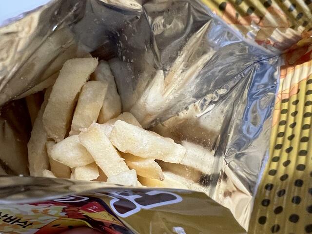 【ダイソー ポテトスナック チーズダッカルビ味】見た目はポテトフライ