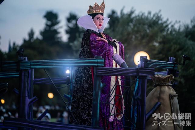 2022年「ザ・ヴィランズ・ロッキン・ハロウィーン」ウィックド・クイーン