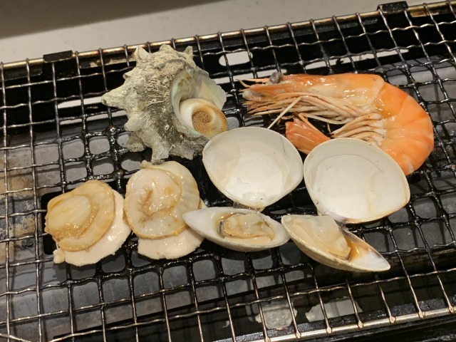 焼き台で焼いて楽しめる