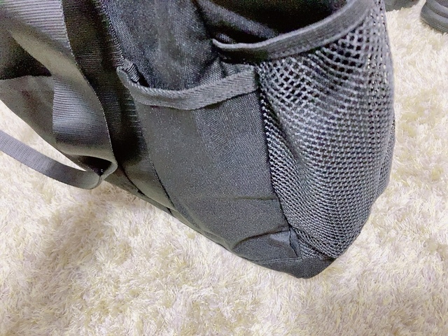 【ワークマン マルチポケット トートバッグ】サイドにはメッシュポケット