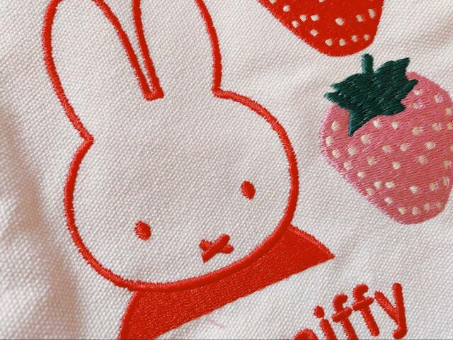 【ミッフィー 刺繍トートバッグ】かわいさがありつつも子どもっぽく見えないデザインなので、大人でも普段使いしやすいです!