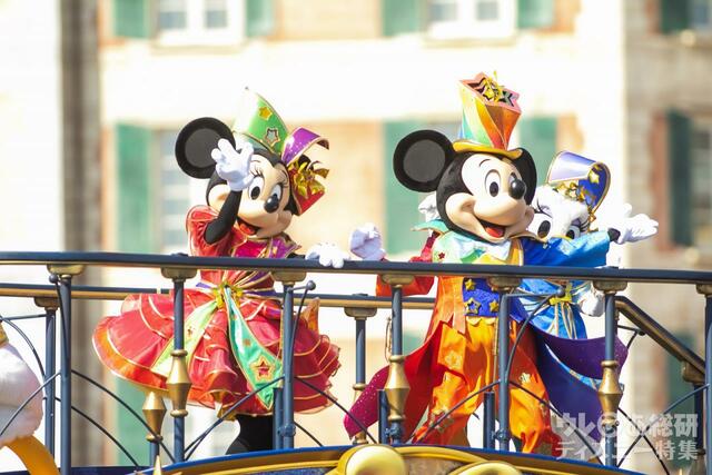 レッツ・セレブレイト・ウィズ・カラー