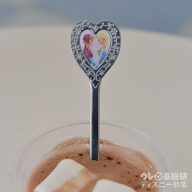 ホットチョコレートドリンク、スーベニアスプーン付き