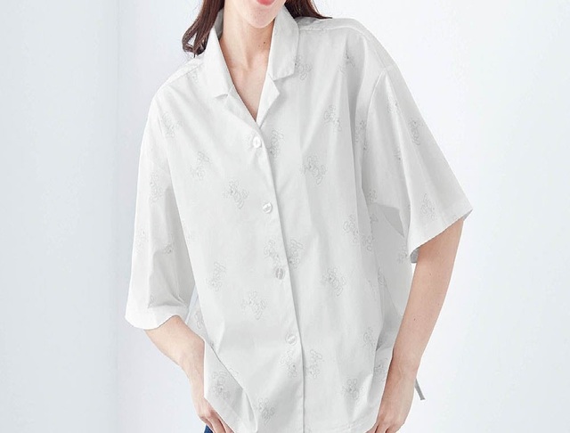 夏にうれしい機能いっぱいストレッチシャツ「ミッキーマウス」|¥5,990 (税込)