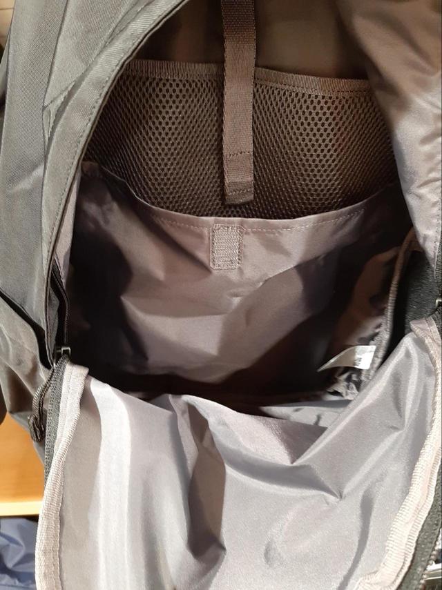 【ユニクロ】ライトウェイトバックパック／小分けにできる＆大容量で子育てママにもおすすめ