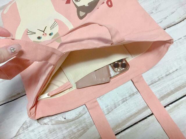 スマホやフラグメントケースを入れるのにぴったりなサイズ