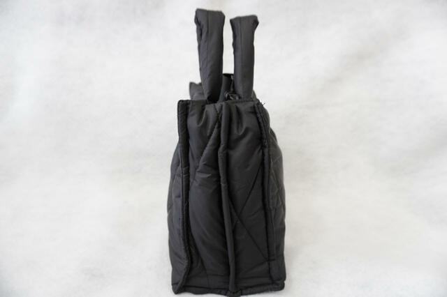 バッグを横から見たところ