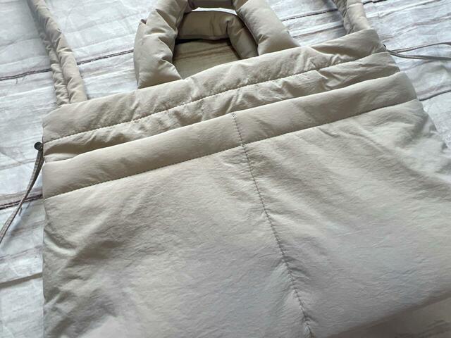 フロントにはポケットがふたつついています