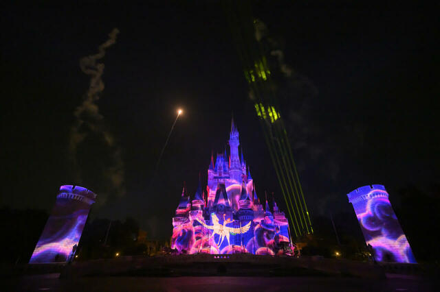 東京ディズニーランド「Reach for the Stars」
