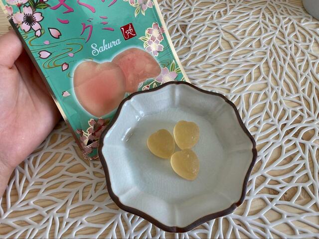 【カルディ さくらグミ】桜の花びらの形をしています