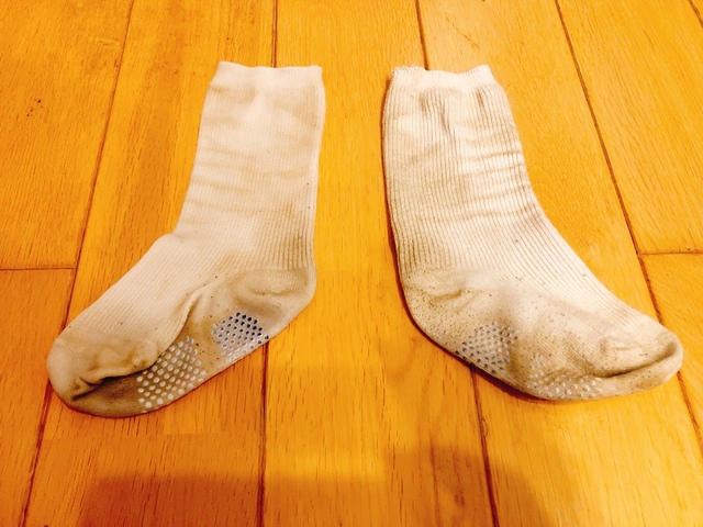 【3COINS 折りたたみミニ洗濯機】2分洗濯した後(写真左)。そこまで変化は見られません