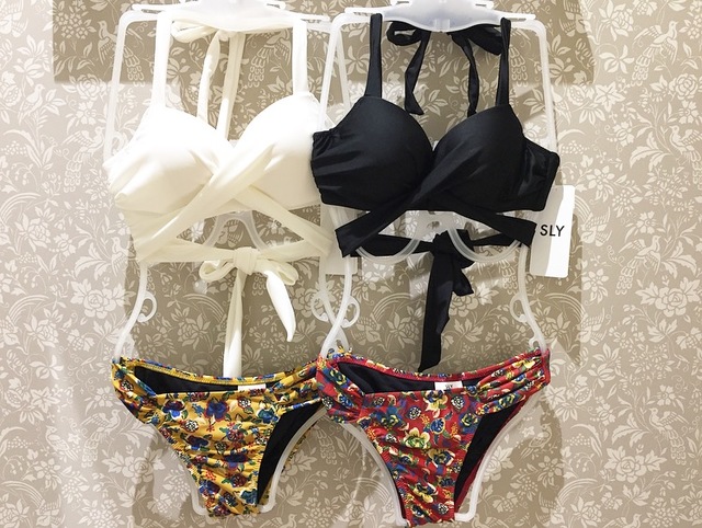 大人の色気を重視したい女性におすすめ！『SLY』のクロス水着