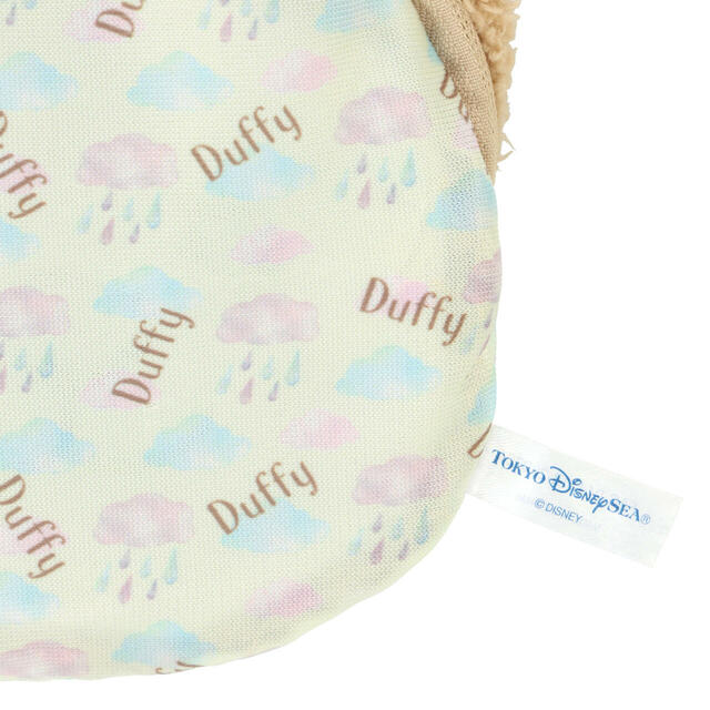 ポーチ 2,300円｜「ダッフィー＆フレンズのワンダーズ・バイ・ユア・サイド」グッズ｜販売店舗：東京ディズニーシー「マクダックス・デパートメントストア」｜発売日：2026年6月2日（火）