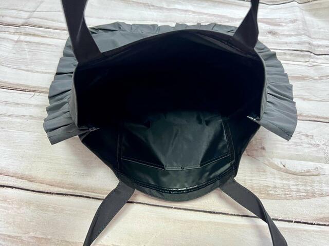 【GLOW10月号付録】内側にはポケットがポケットがひとつ付いています