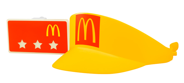【マクドナルド】ハッピーセット「マックアドベンチャー なりきりマクドナルド」／第1弾　クルーサンバイザー＆色がかわるバッジ