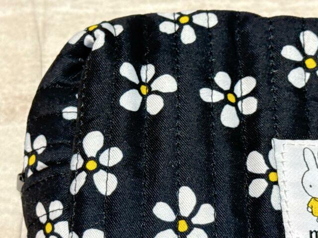 カラーが変わると同じ花柄でも印象が変わりますね！