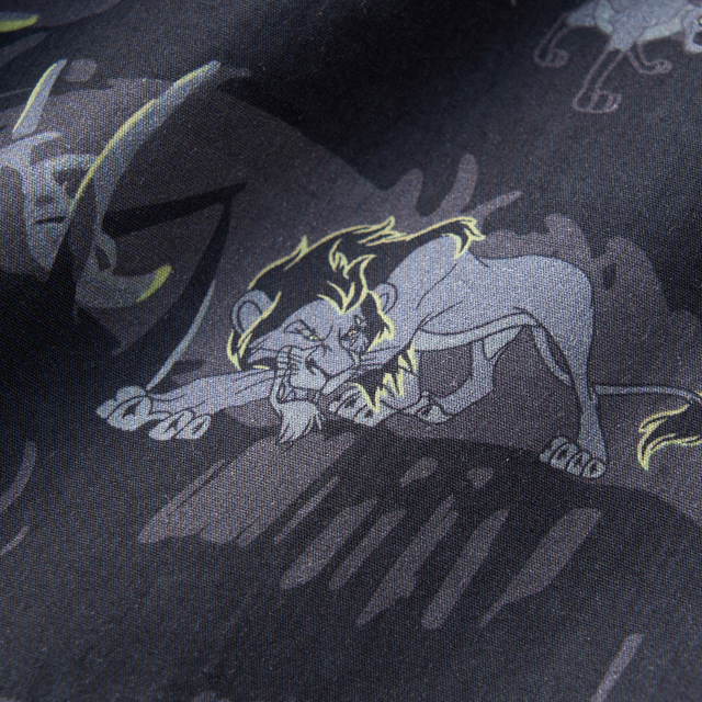 ユニセックス総柄シャツ「ライオン・キング/スカー」6,990円