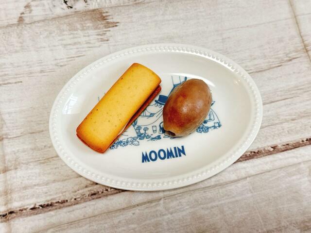 お菓子を乗せるのにぴったり。おもてなし用としても活躍します♪